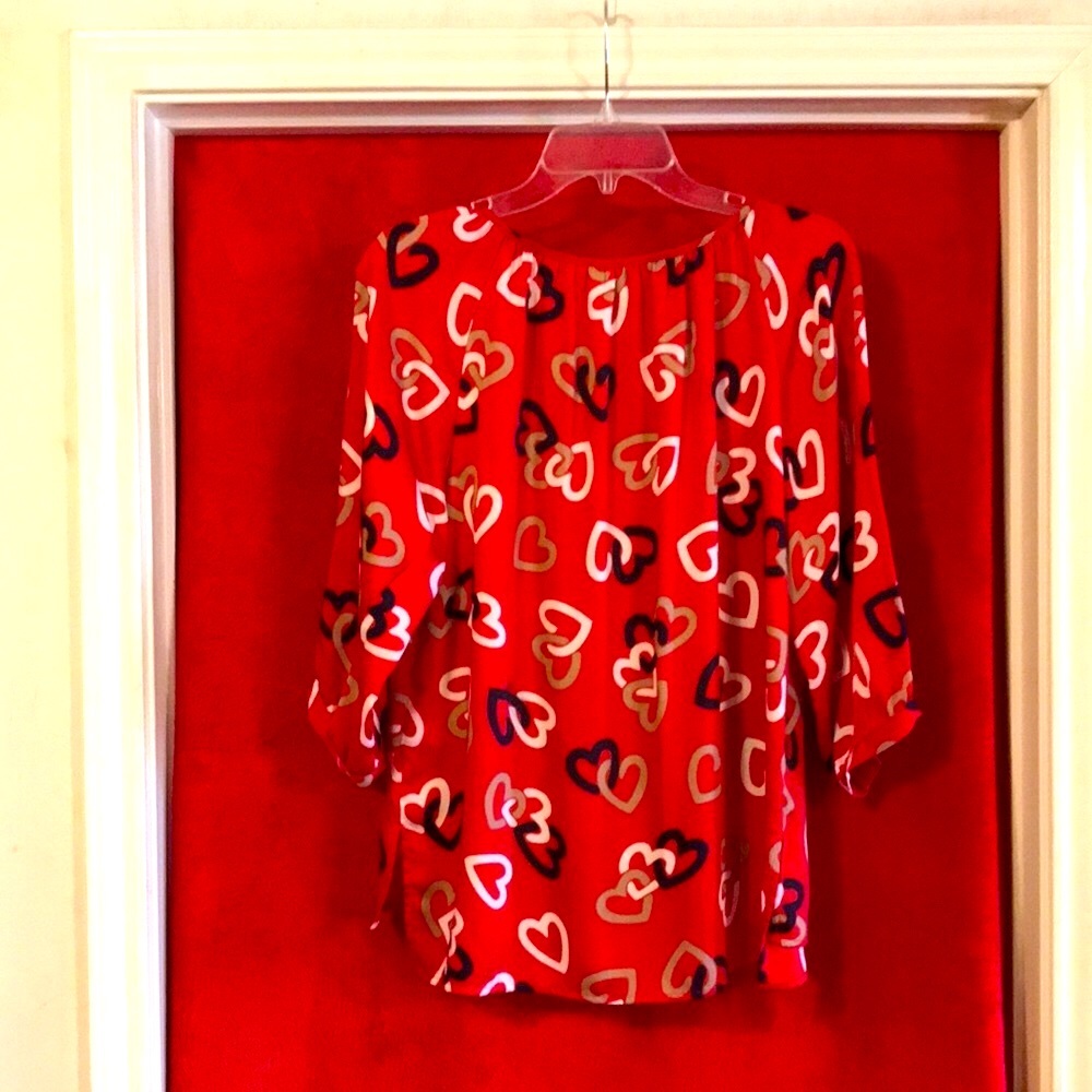 Ellen Tracy blouse with heart ❤️ patterns